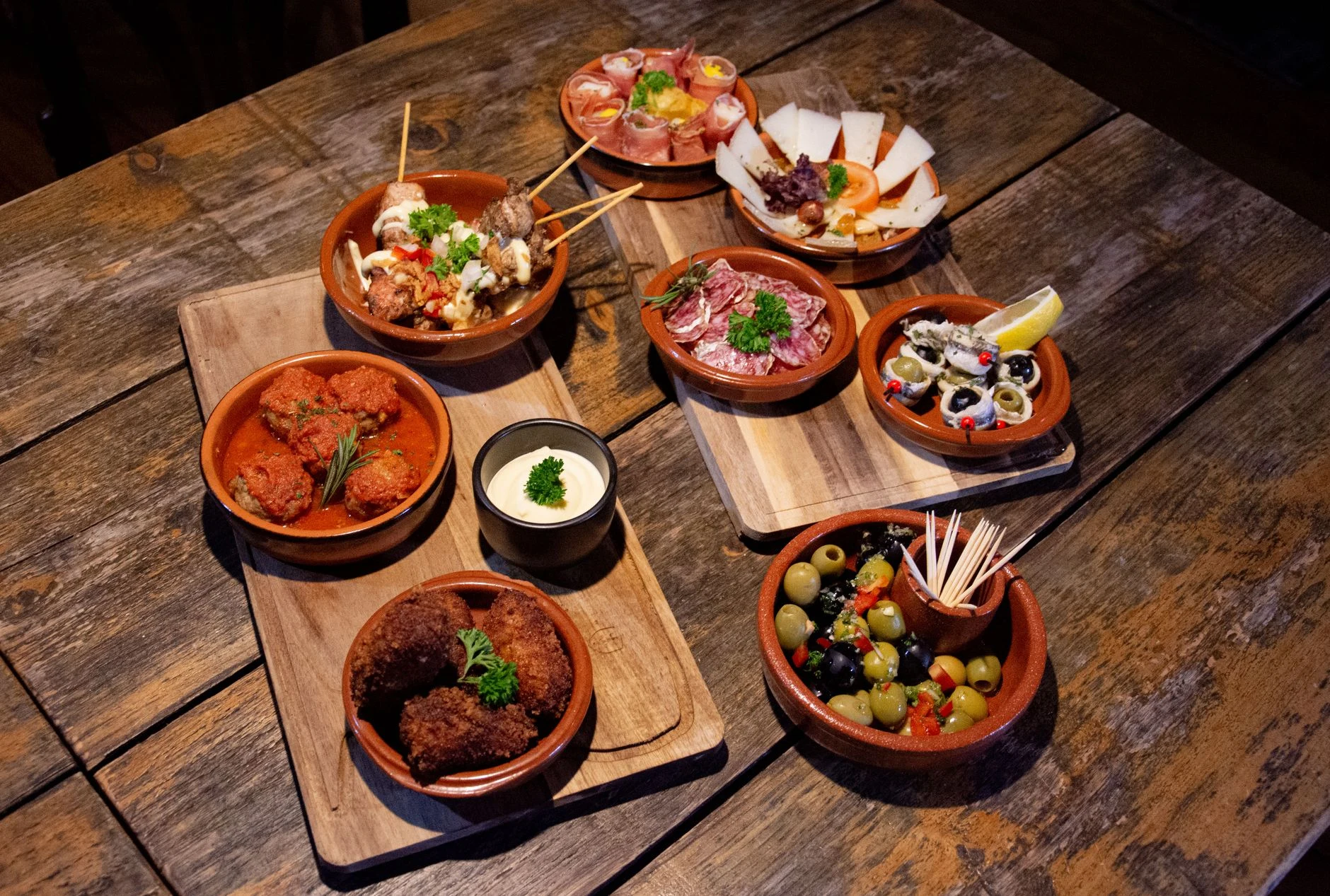 Sharing gerechten op tafel